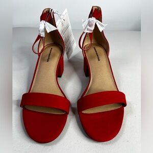 Amazon Essentials Women's Two Strap Ankle Strap Block
Heel Sandal, Red, size 9